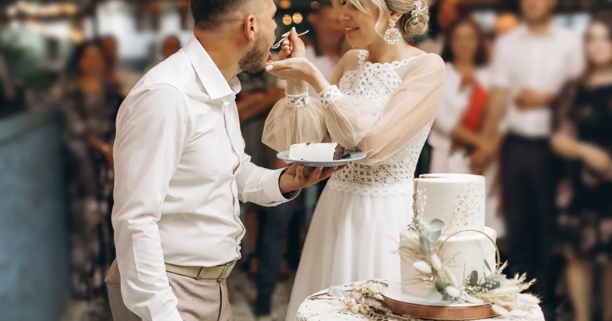 Naine lahutas loetud tunnid pärast pulmi: mehe rumal nali lõhkus äsja sõlmitud abielu