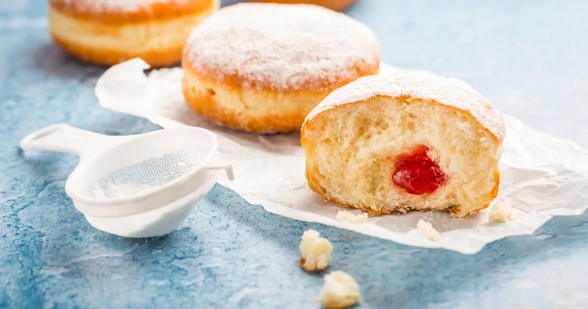 11-aastane poiss sõi sõbralt saadud moosipalli ja sattus haiglasse: maiuse sees oli ohtlik üllatus