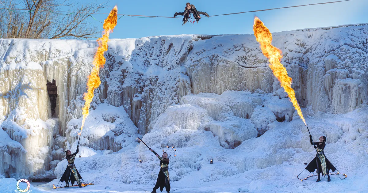 «JÄÄ, MIS ÜHENDAB» ⟩ Eesti Vabariigi 108. aastapäevaks pühendatud teoses näeb slackline'i maailmameistrit