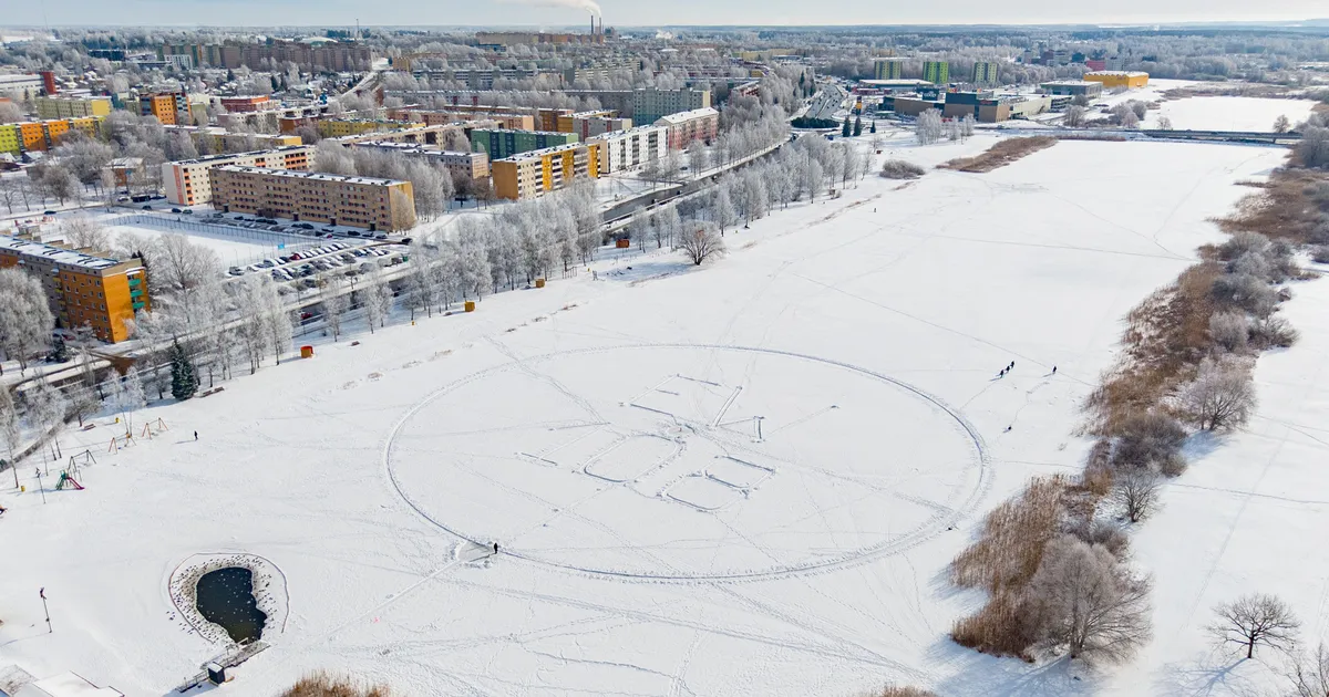 LUGEJA PILDID ⟩ Aerofotosid teinud mees avastas Anne kanalilt tervituse
