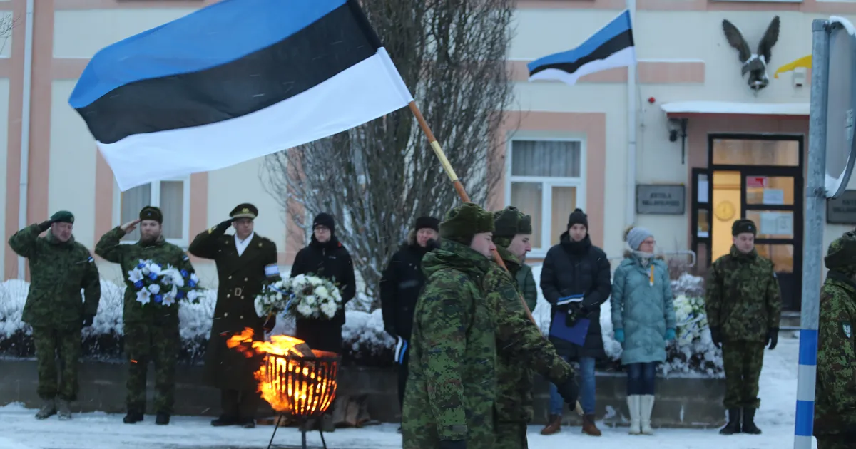 «Eesti riik sündis julgusest unistada.» Antslas heisati iseseisvuspäeva päikesetõusul Eesti lipp
