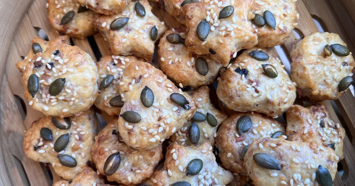 SOOLANE AMPS ⟩ Eesti tippkoka erilised sünnipäevaküpsised vabariigi aastapäeva peolauale