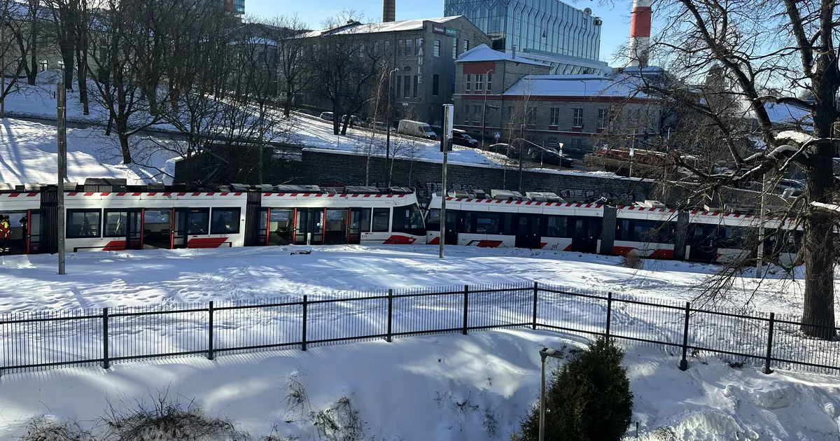 FOTOD ⟩ Tallinnas sõitsid trammid üksteise otsa, vigastada sai viis inimest
