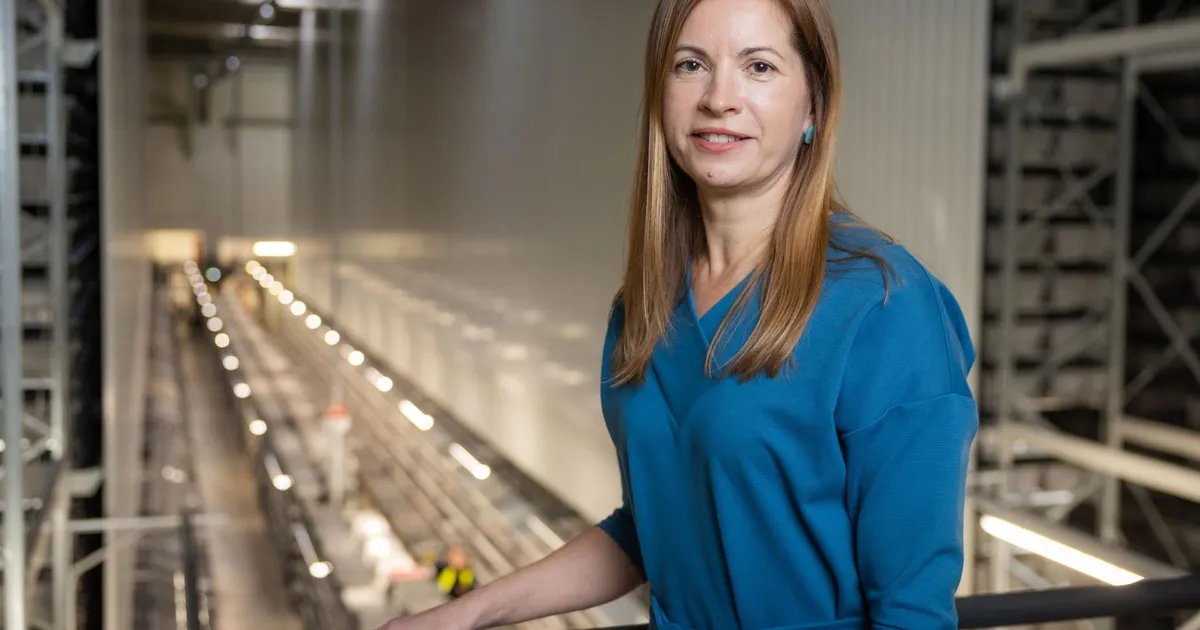 Magnumi hiigellaos töötavad robotid ja inimesed, kelle otsustest võib sõltuda kellegi elu