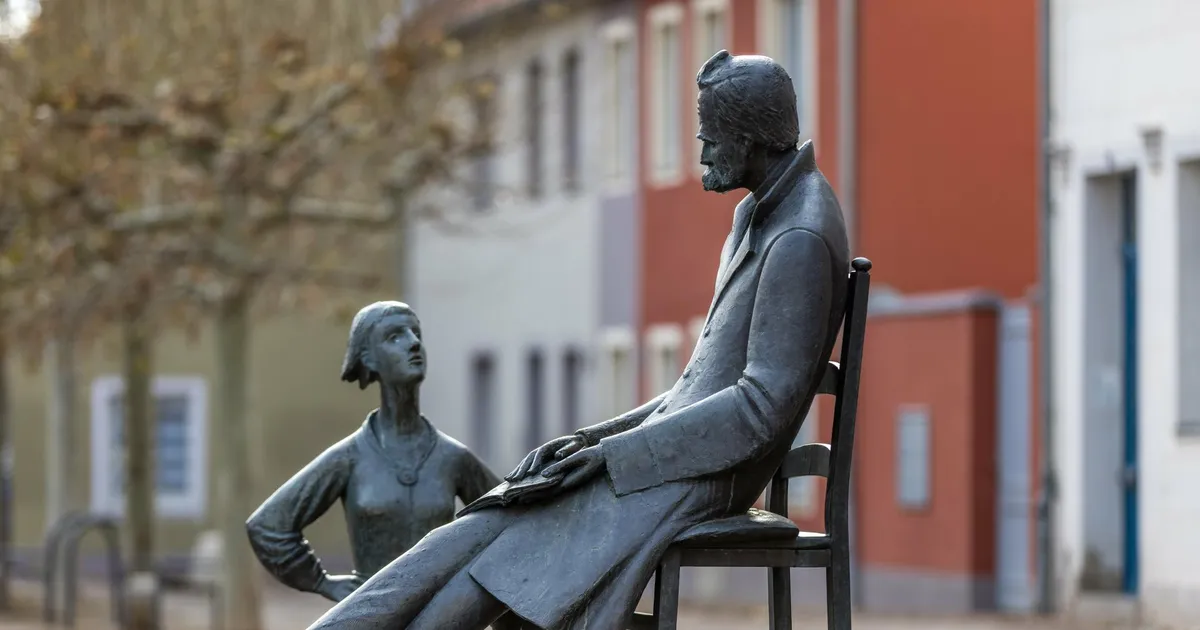 FILOSOOF ⟩ Nietzsche tee luulelisest noorukist kultuuripõlguriks