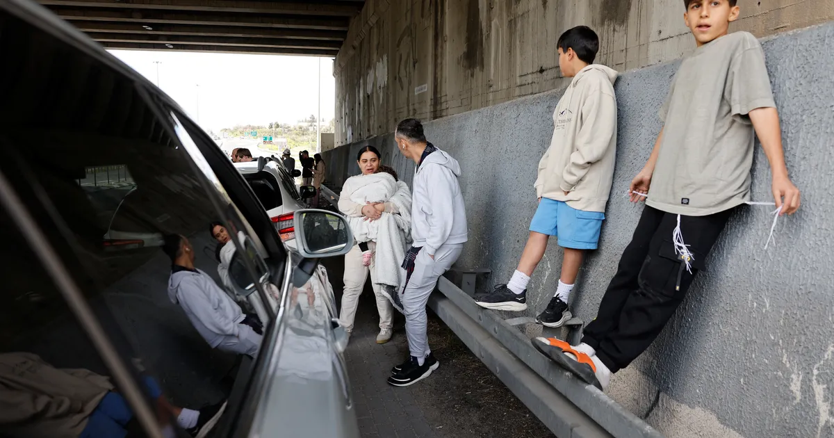 Välisministeerium soovitab Eesti kodanikel viivitamatult Iisraelist lahkuda