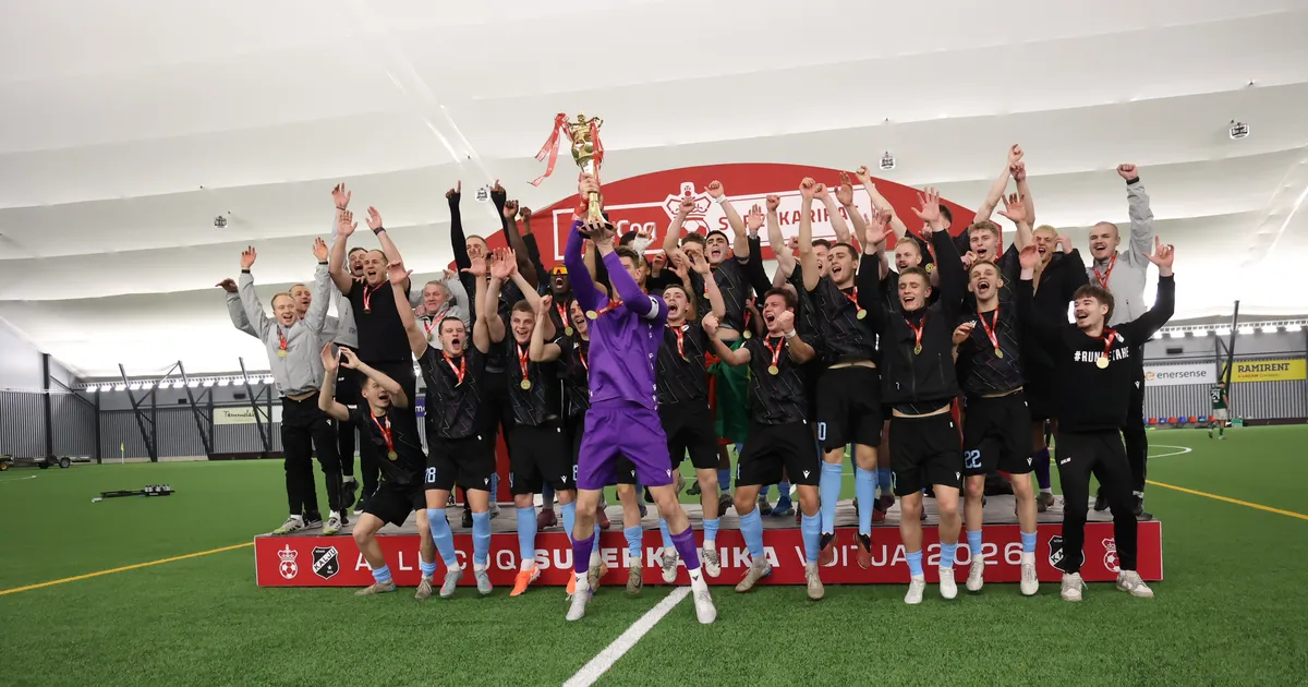 GALERII ⟩ Flora sai punase kaardi ja Kalju võitis superkarika. Vassiljev: «Kaevasime endale sügava augu.»