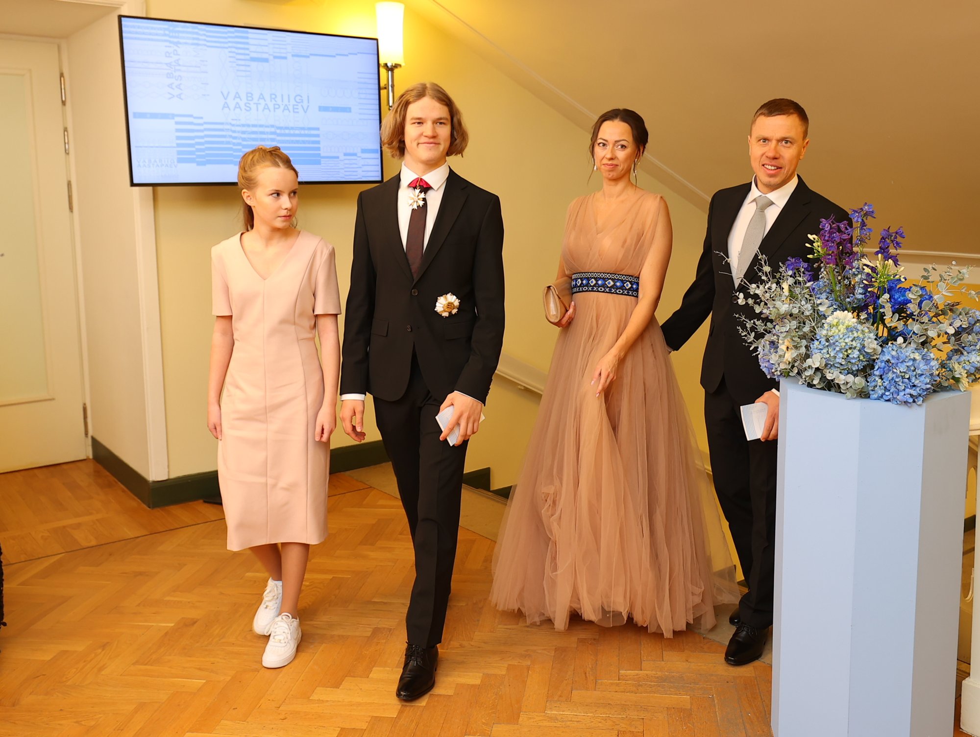 FOTOD | Henry Sildaru saabus presidendi vastuvõtule kasuõega