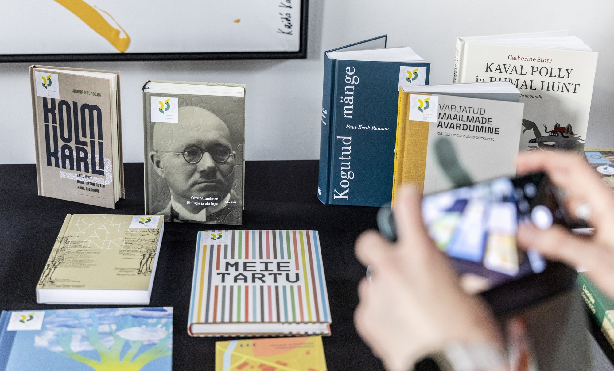 Eristuvad, stiilipuhtad ja lugema kutsuvad: selgusid 2025. aasta kauneimad raamatud