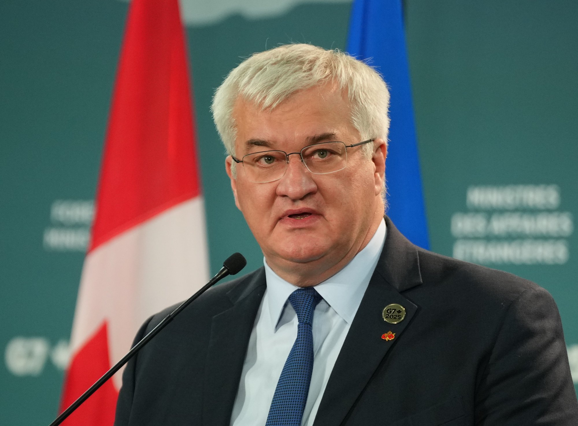 Ukraina välisministri meelest on FIFA president aru kaotanud: 679 Ukraina tüdrukut ja poissi ei saa enam kunagi jalgpalli mängida. Venemaa tappis nad