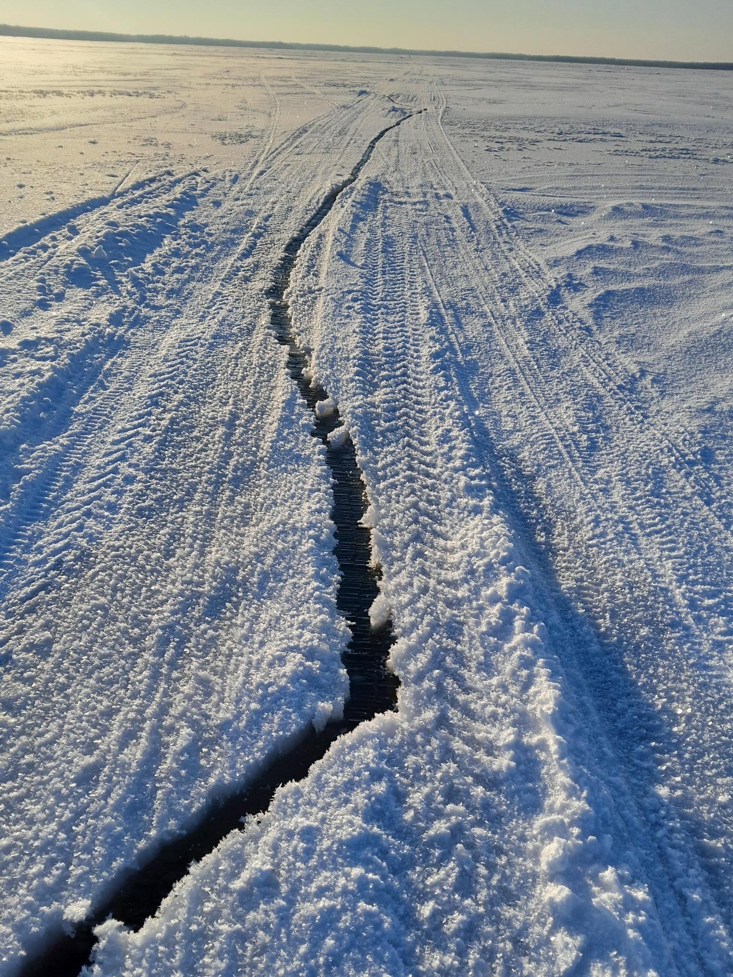 FOTOD | „Koormus ja meri on oma töö teinud.“ Mitteametlikud jääteed on hakanud lagunema