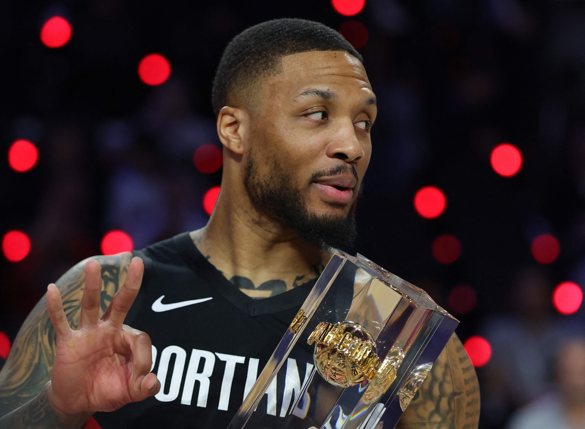 VIDEO | Vigastatud Lillard võitis NBA tähtede mängu kaugvisete võistluse