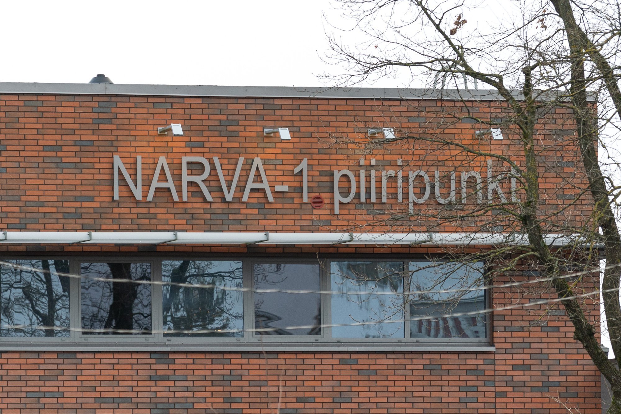 Soomlased kasutavad Venemaale pääsuks Narva piiripunkti