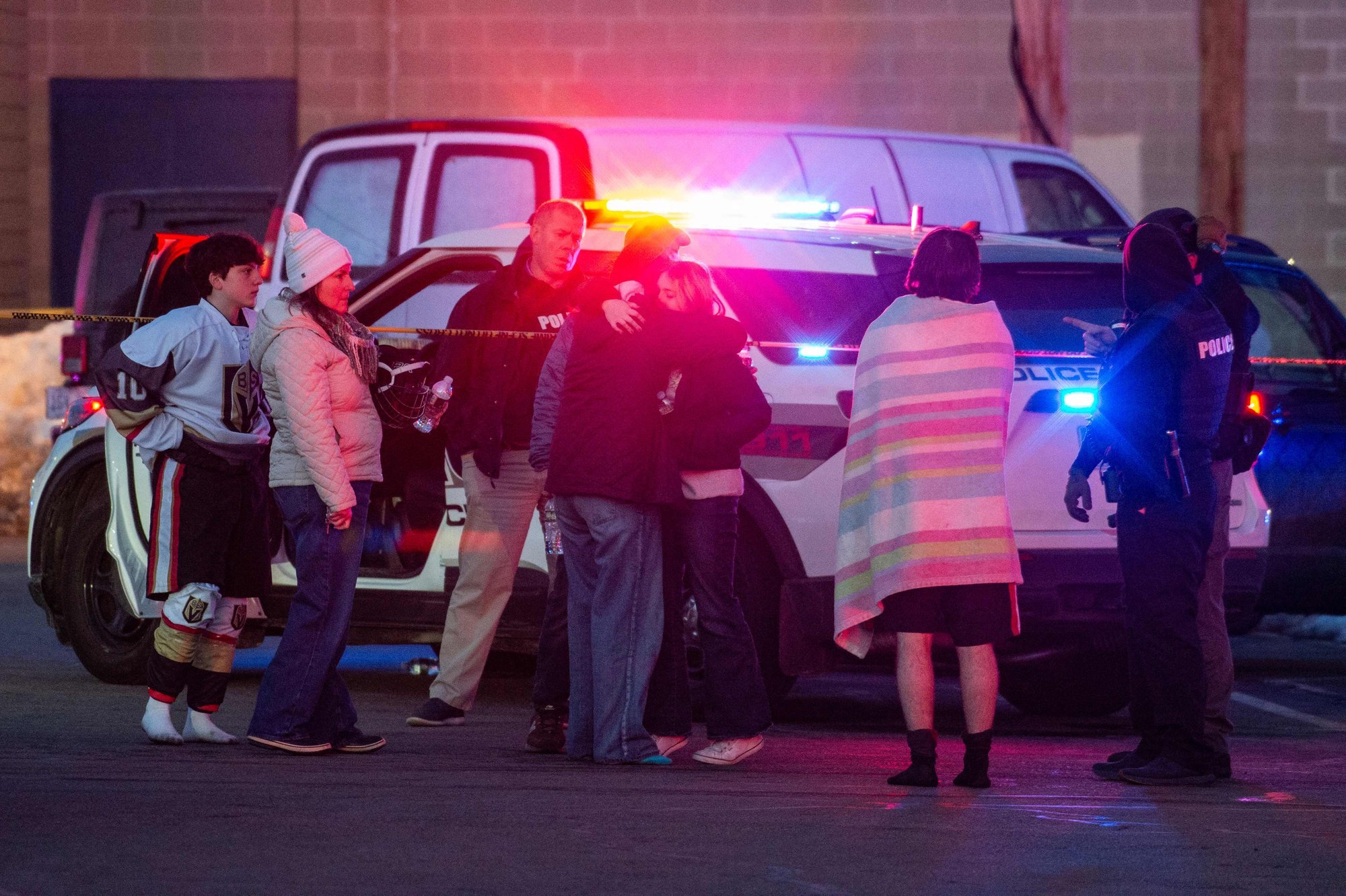 VIDEO | USA-s Rhode Islandi osariigis toimus noorte jäähokimängu ajal tulistamine, milles hukkus kaks inimest