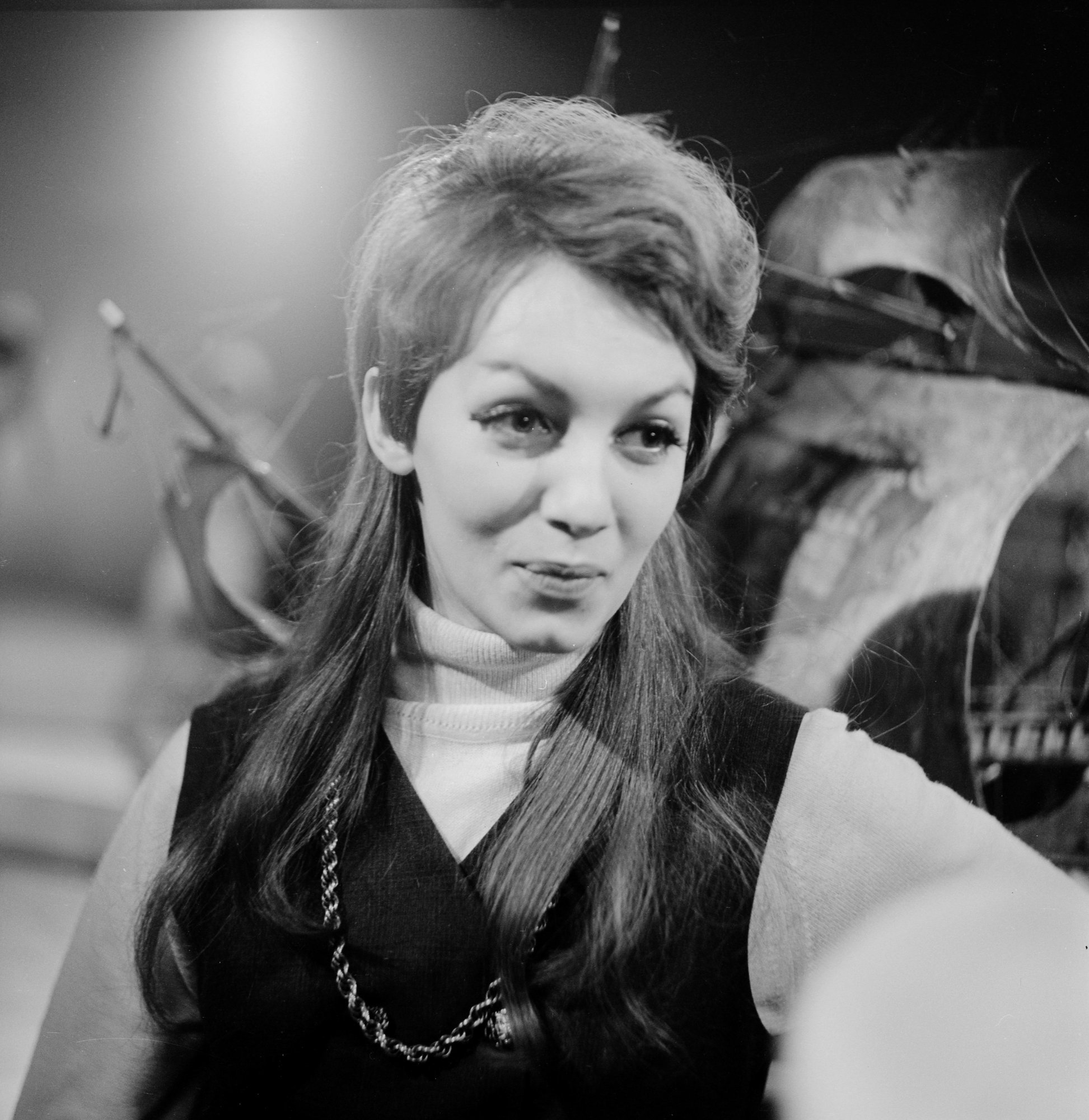 Särava talendi käänuline tee. „Üksi, kuid vabana“