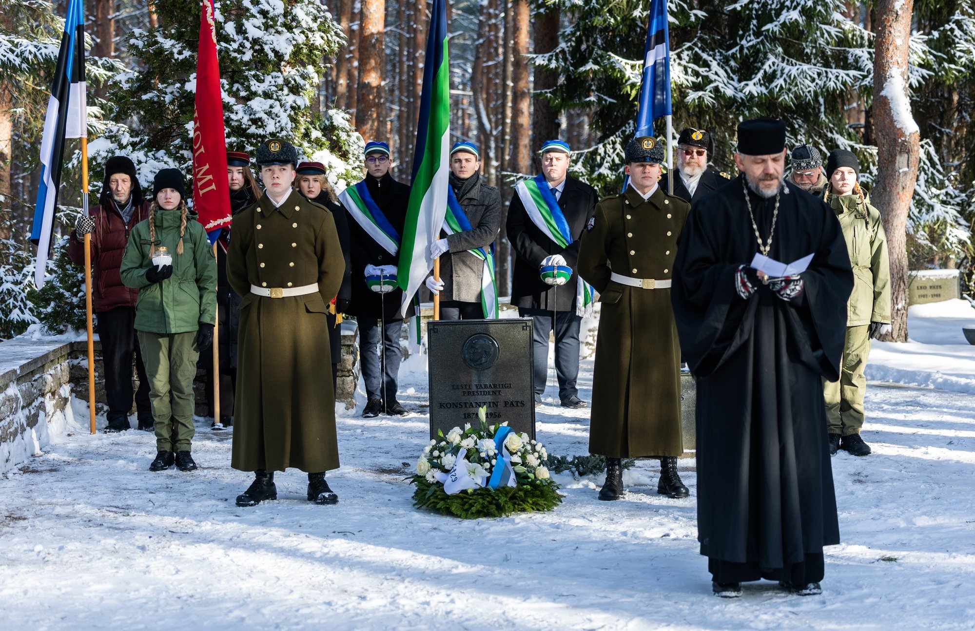 FOTOD | Metsakalmistul asetati kõrgete riigitegelaste haudadele pärjad