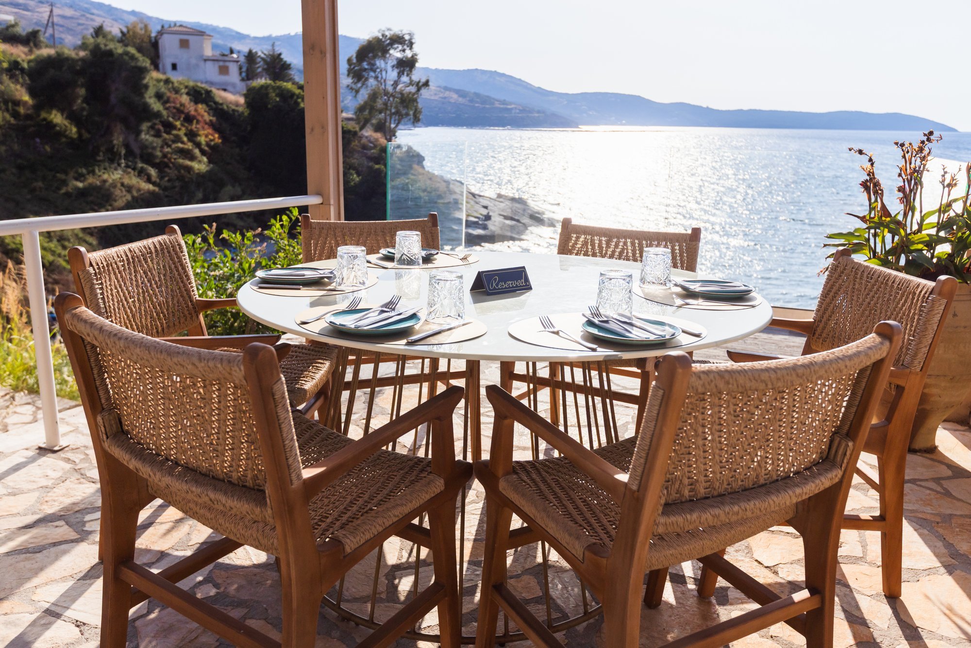 Plaanid puhkusereisi? Vaata üle, millises Euroopa riigis on restoranis söömine kõige odavam ja kus tuleb välja käia ulmelisi summasid