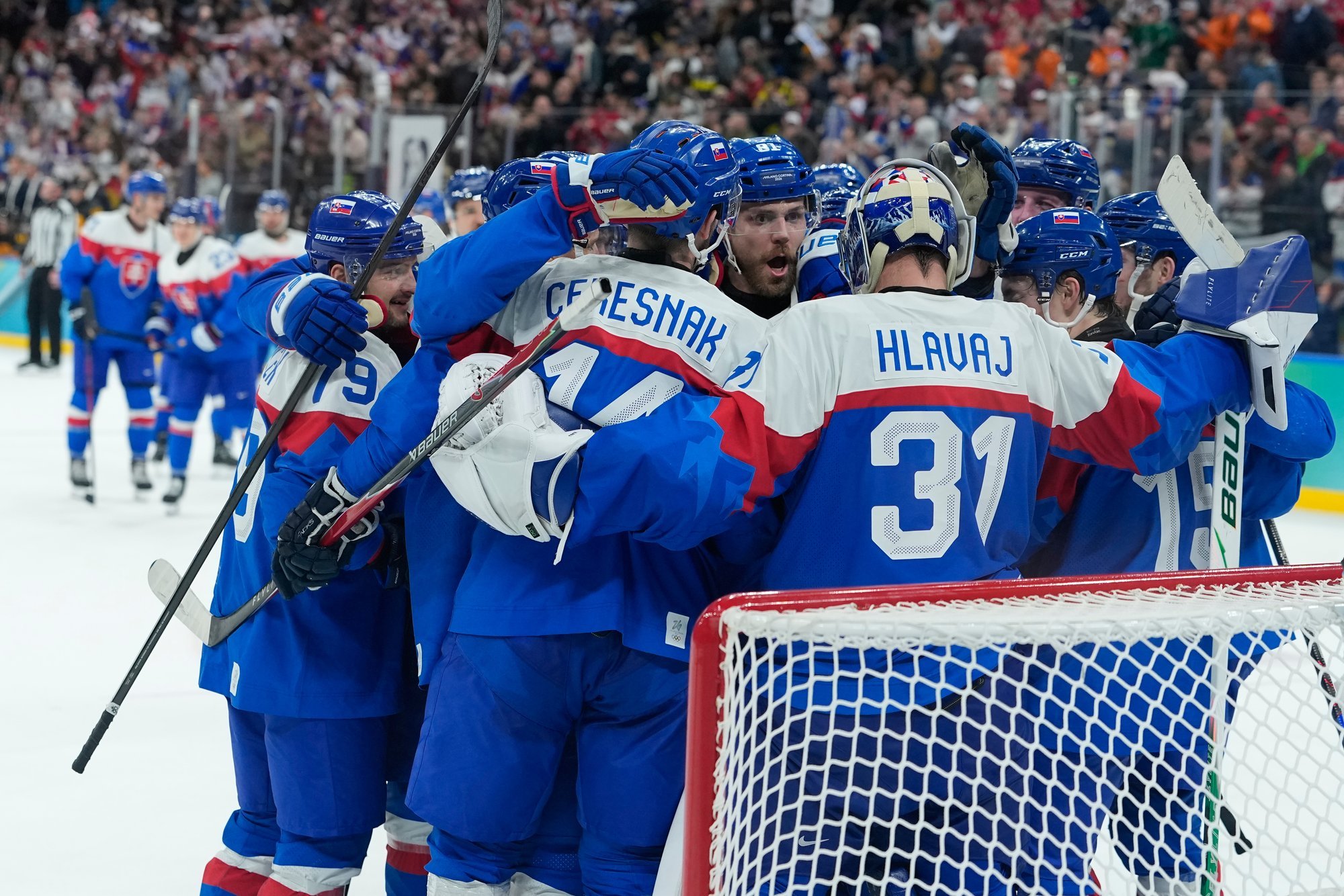 Kanada ja Soome jäähokimeeskonnad said lisaajal raske võidu, poolfinaali jõudis ka Slovakkia