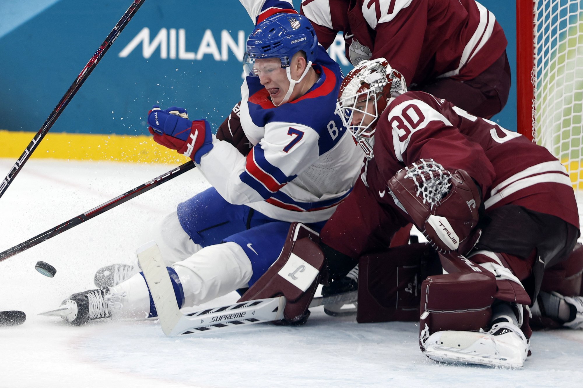 Läti jäähokikoondis alustas olümpiat kaotusega USA-le