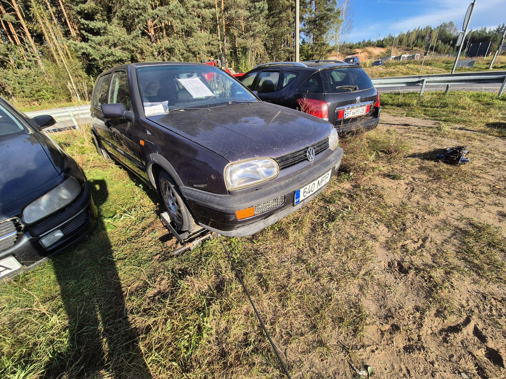Osta ära! Kaheksa Koidula piiripunkti parklasse unustatud autot läks oksjonile