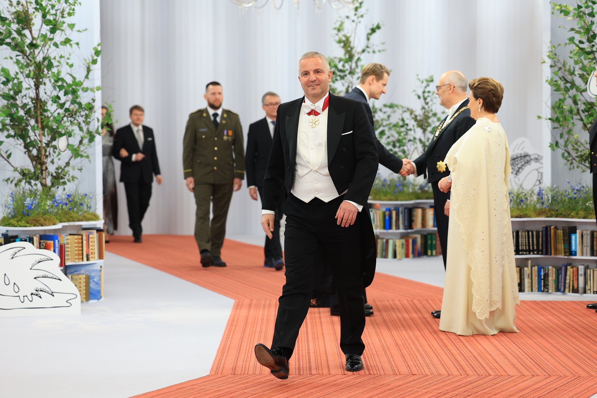 Tallinki juhi kohalt lahkuv Paavo Nõgene suundub pikemale kruiisile