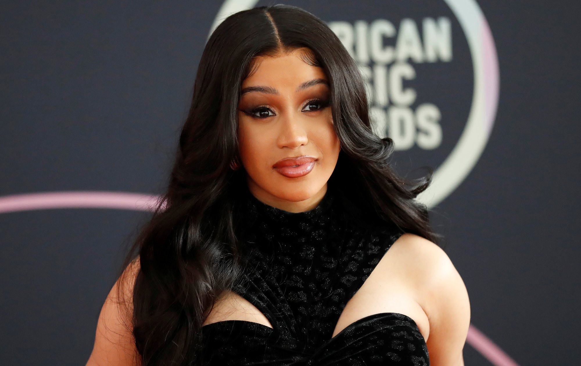 Teeb pepu väiksemaks! Räppar Cardi B plaanib oma tuharatest täiteaine eemaldada