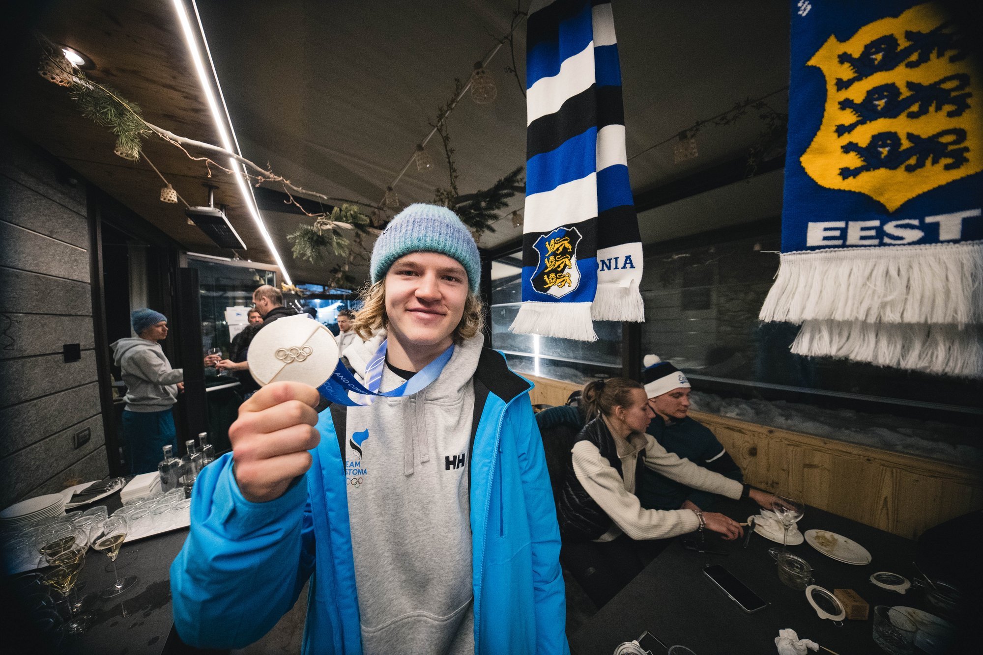 VAATA UUESTI | Hõbemedalist Henry Sildaru võeti pidulikult vastu Rotermanni kvartali peaväljakul