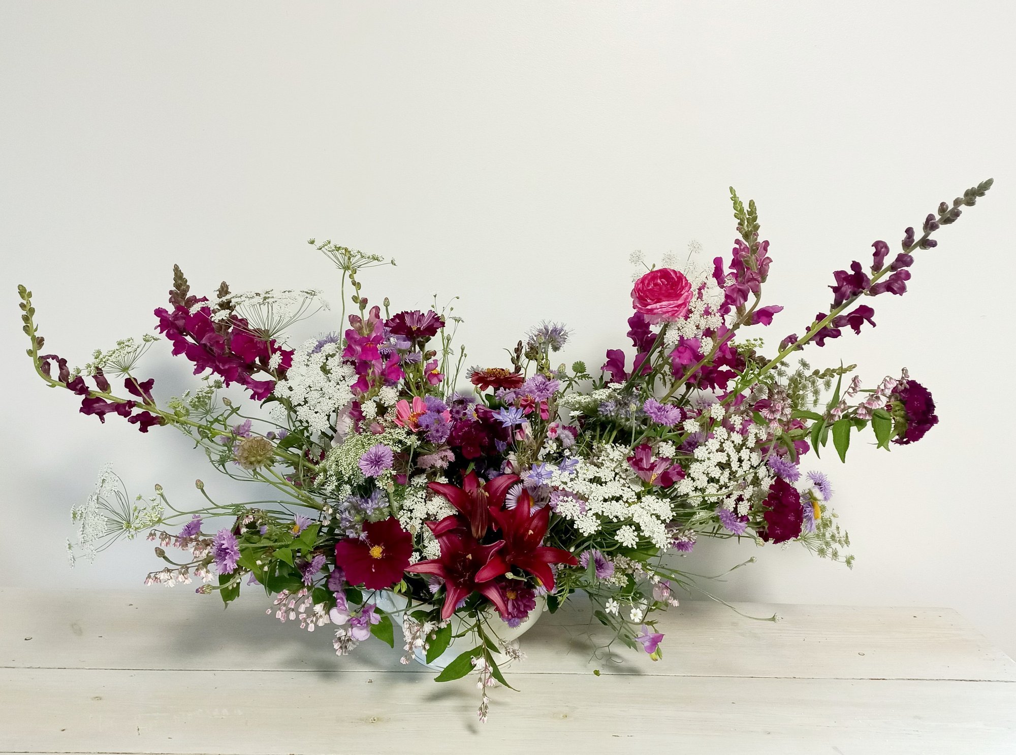 Unistad suvisest lillekimbust? Vaata, kuidas luua isikupärane „vaasibaas“, mis kannab sügiseni välja