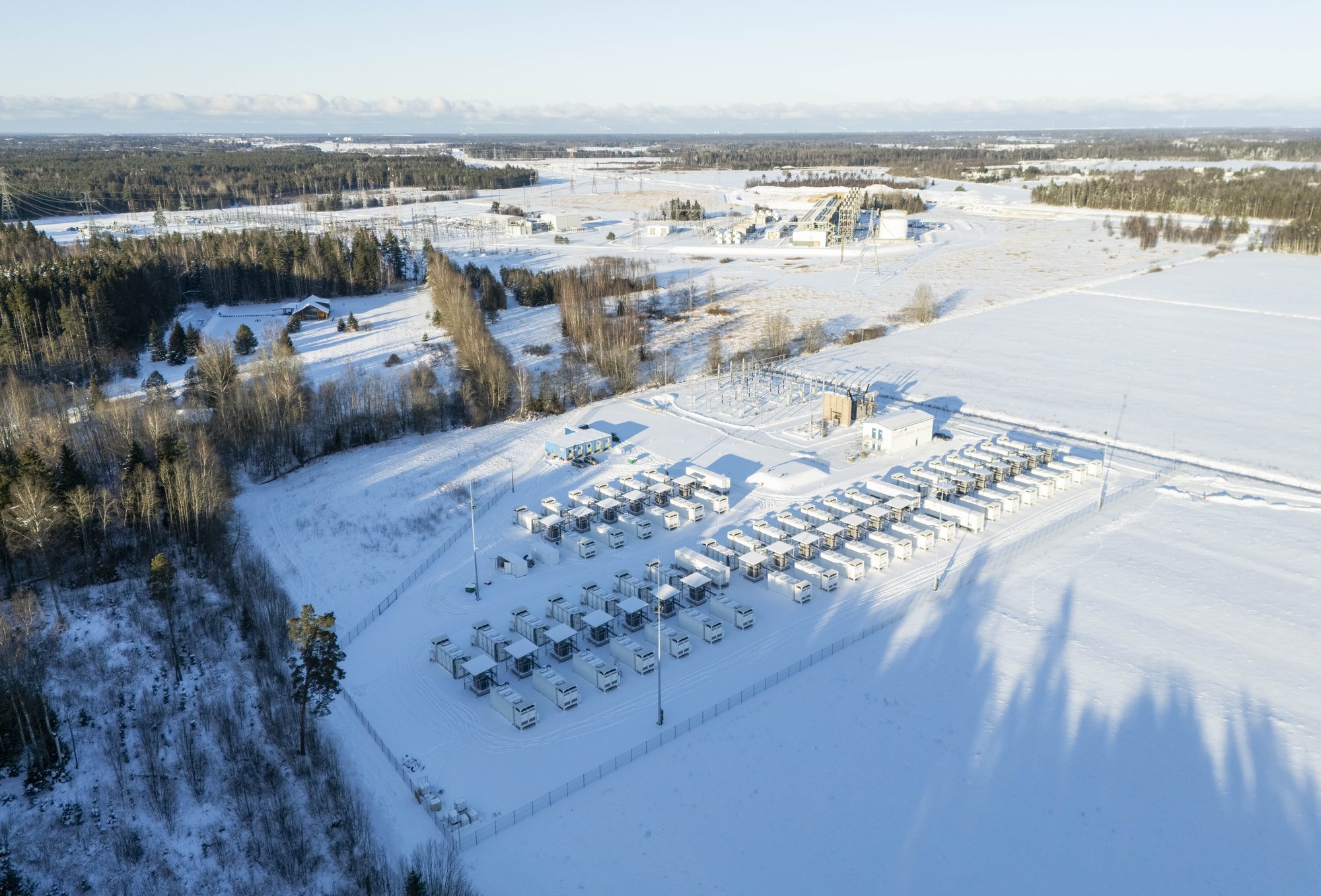 Ajalugu Eesti energeetikas. Kaks akuparki asuvad hinnatippe sööma