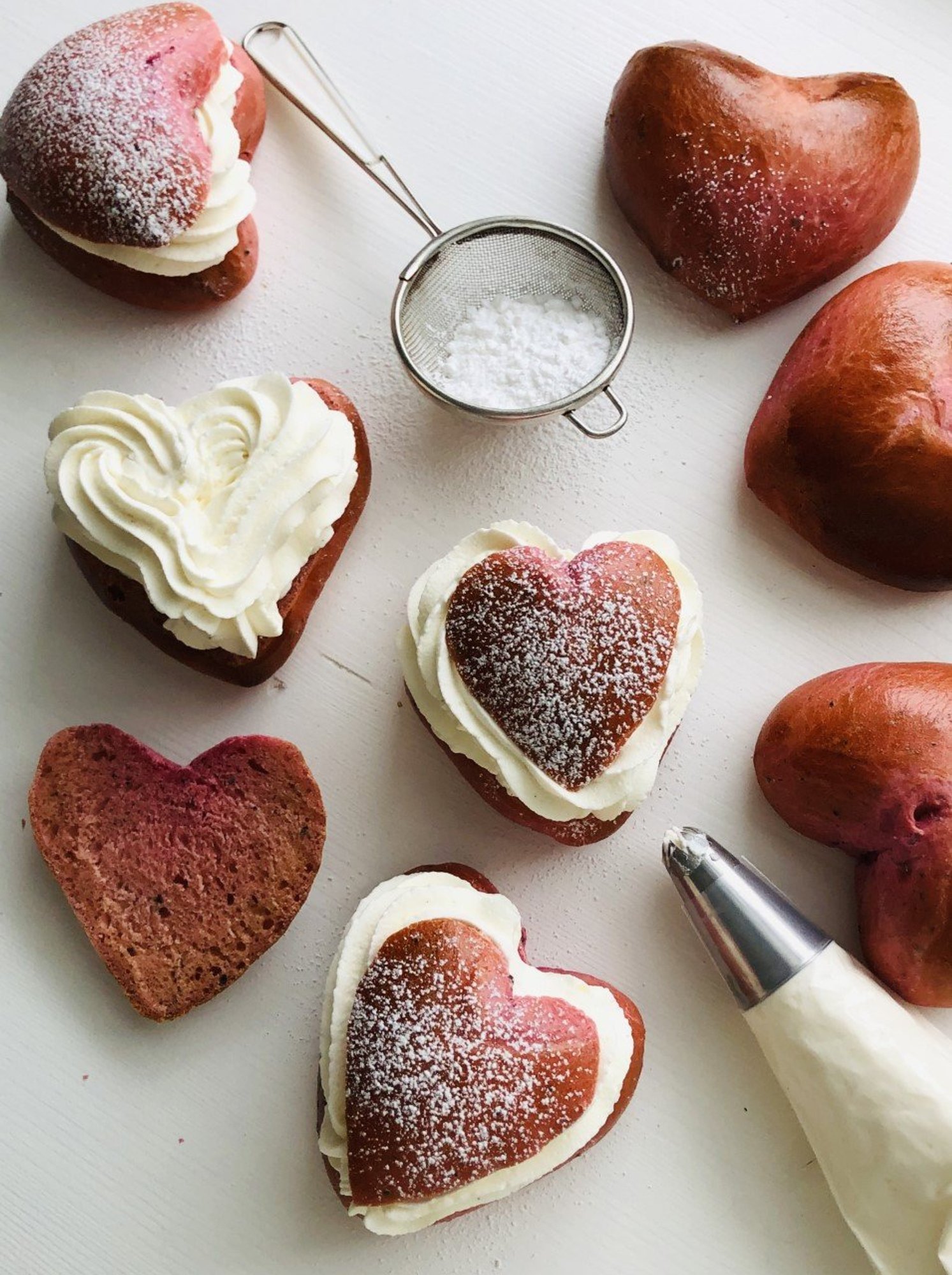 RETSEPT | Tähistame kahte tähtpäeva: üllata lähedasi imearmsa sõbrapäeva-vastlakukliga, mida on imelihtne ise kodus teha!