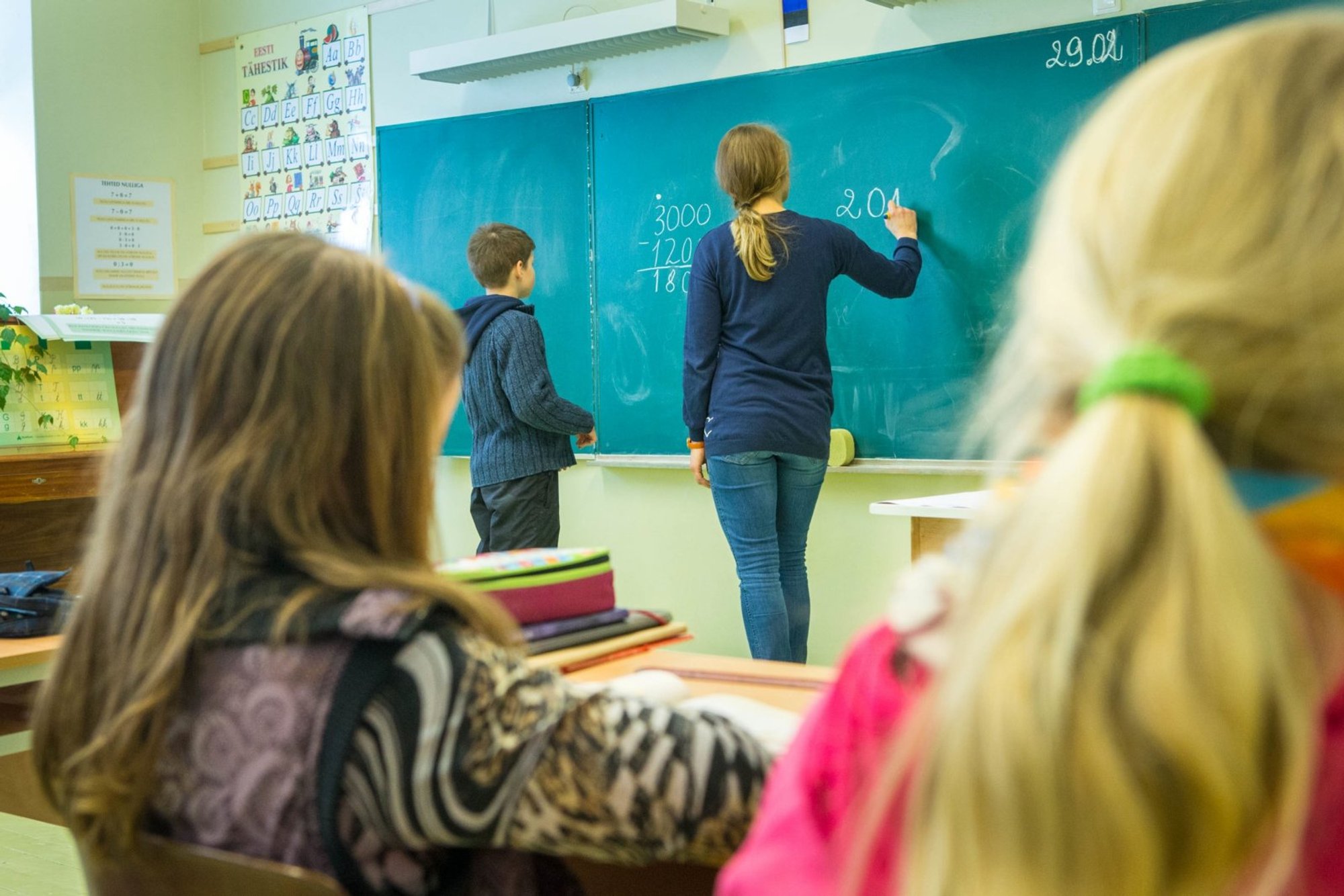 VIDEO | Inimarengu aruanne soovitab õpetajate palku määrata aine järgi