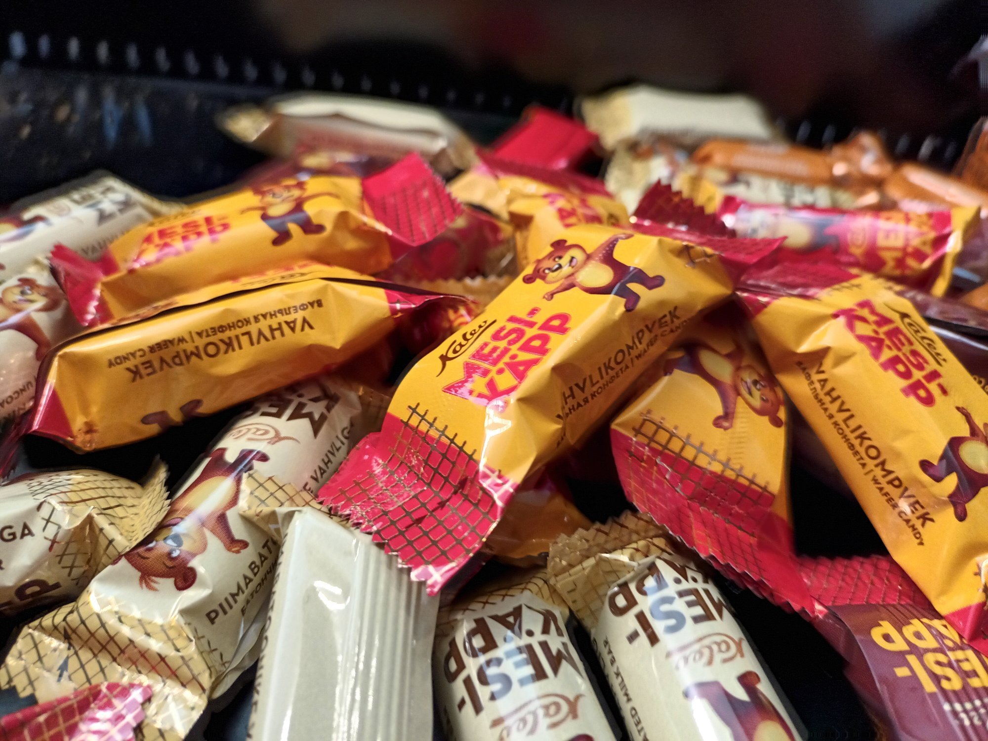 Suhkru hinnalangus Eestisse pole jõudnud, küll aga läheb šokolaad odavamaks