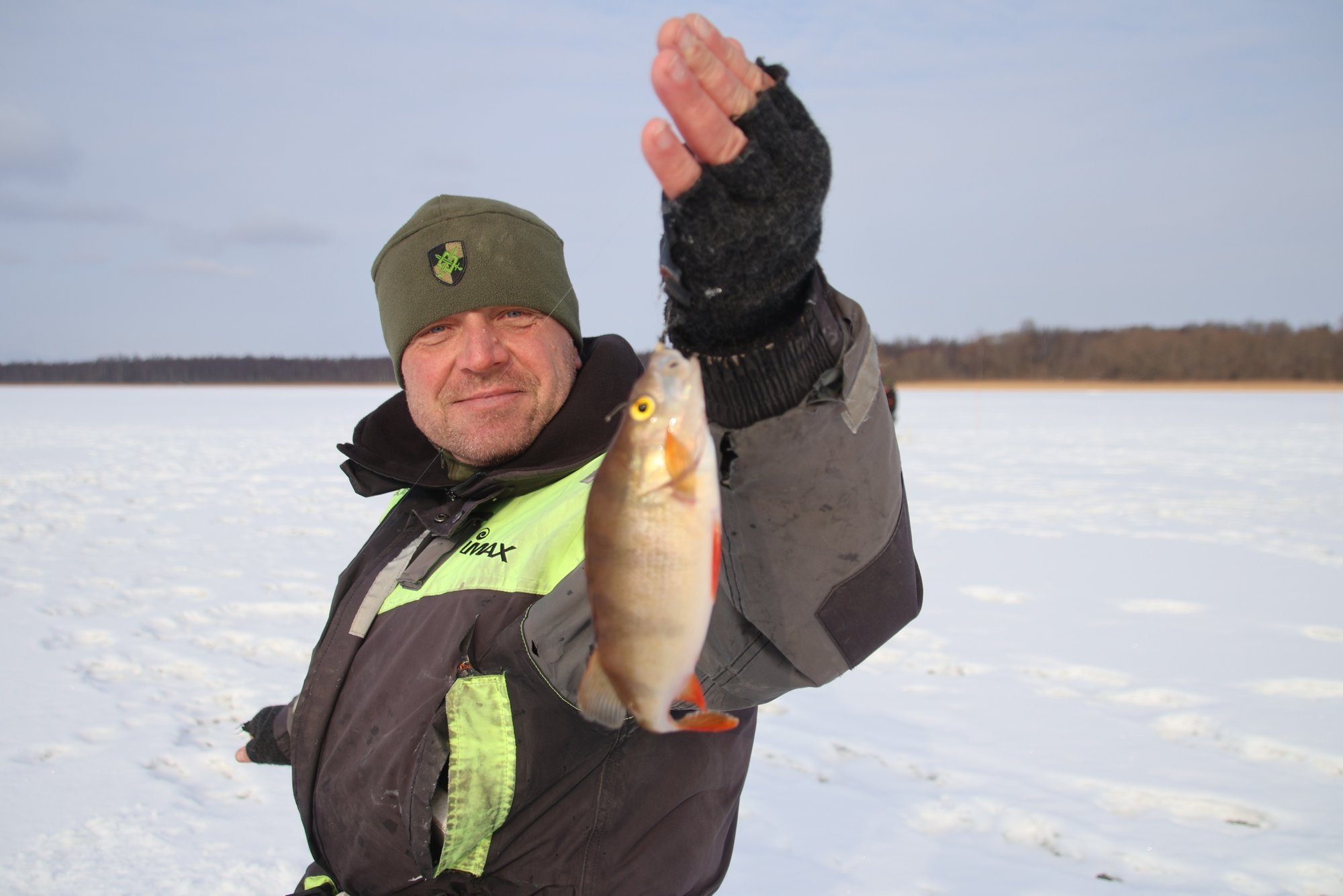 Päev Õisu järvel: Õhuväelased on kaitseväe parimad sikuskamehed