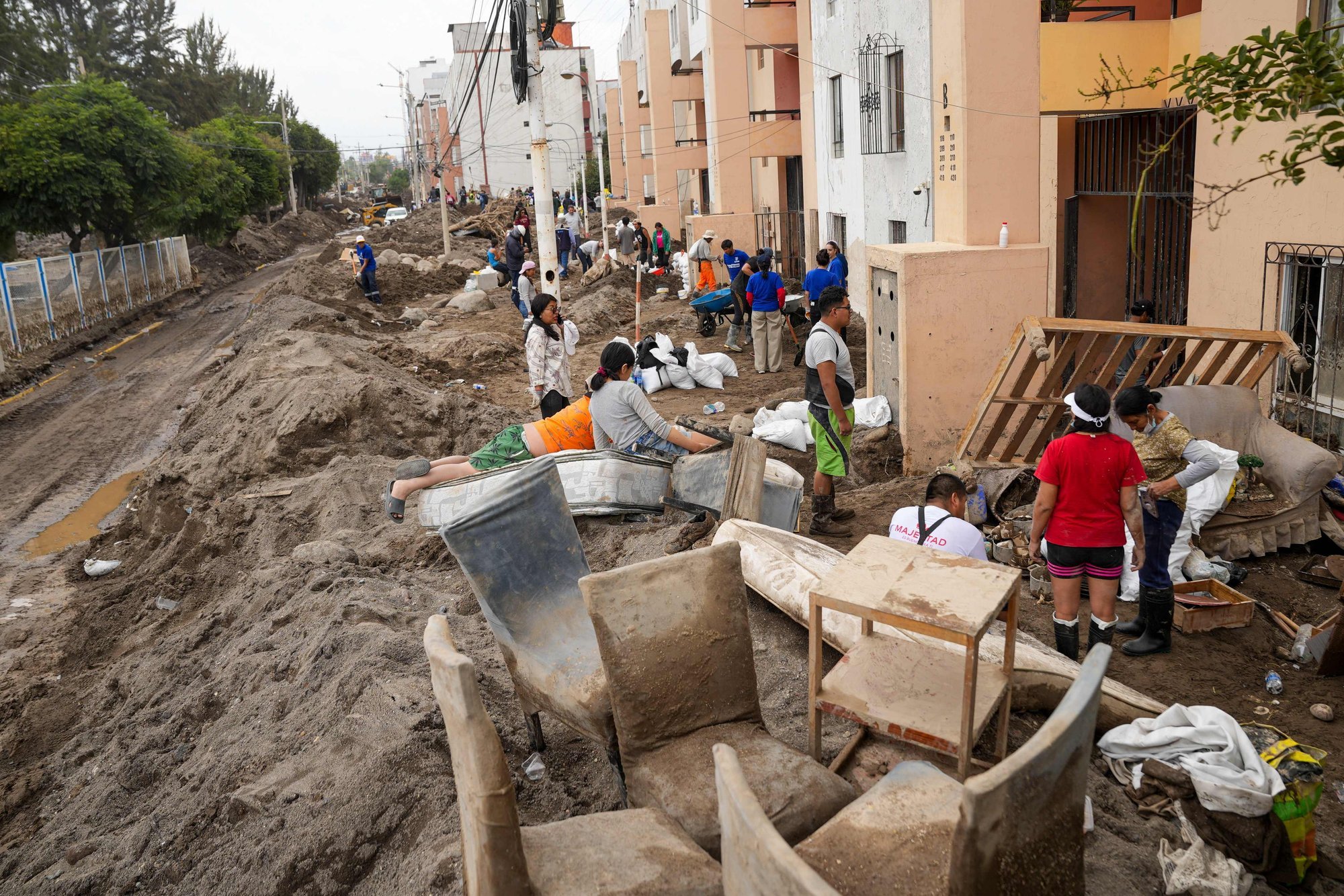 VIDEO | Peruus kehtestati ilmaolude tõttu eriolukord. Kümned on hukkunud, tuhanded otsivad peavarju