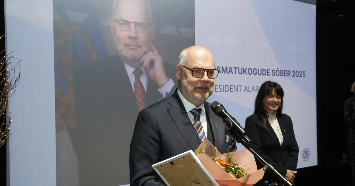 GALERII ⟩ Raamatukoguhoidjad jagasid aastapreemiaid: laureaadid seisavad eesti keele kestmise eest