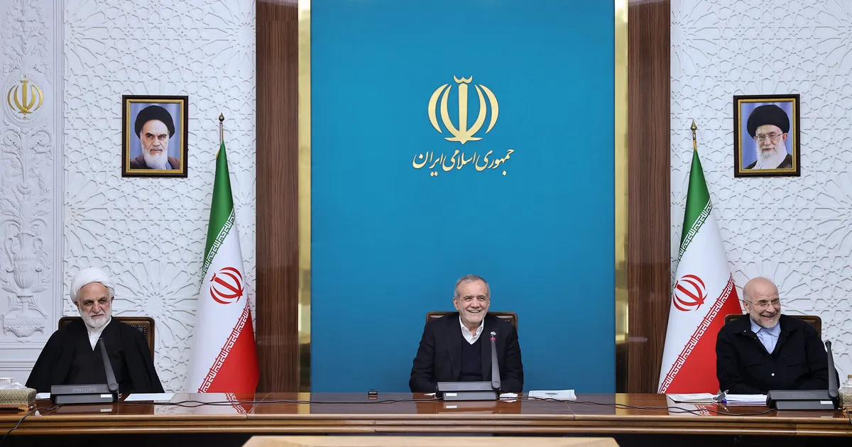 ÜLEVAADE ⟩ Kes valitsevad ajutiselt Iraani peale kõrge juhi Khamenei surma?