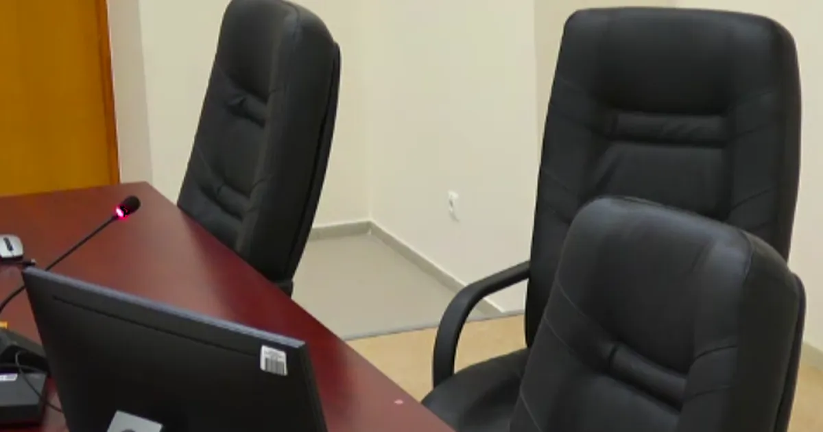 ISTUNG NARVAS ⟩ Naispolitseinikku löönud mehele määrati karistus