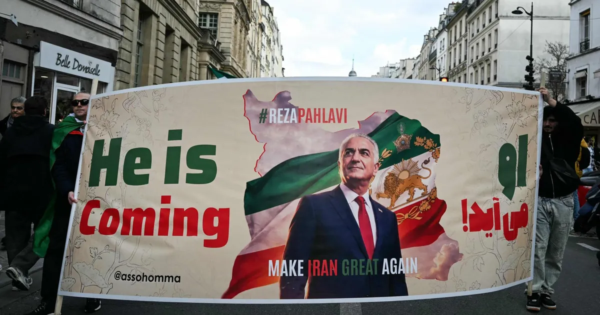 VLADIMIR SAZONOV ⟩ Iraan ristteel: kas ajatollade ajastu lõpp, šahhi tagasitulek või miskit muud?