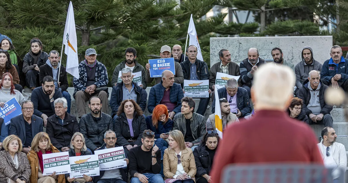 Lähis-Ida sõja valgumine Küprosele tekitab saarel nurinat Briti baaside võõrustamise üle