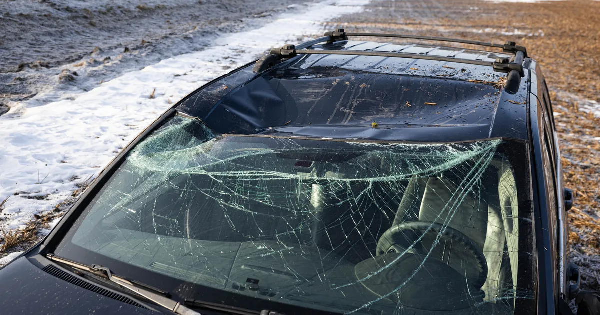 FOTOD ⟩ Harjumaal rullus auto üle katuse