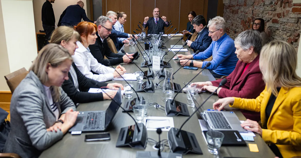 FOTOD ⟩ Põhiseaduskomisjonis kuulati välismaalaste seaduse muudatusi puudutavaid mõtteid