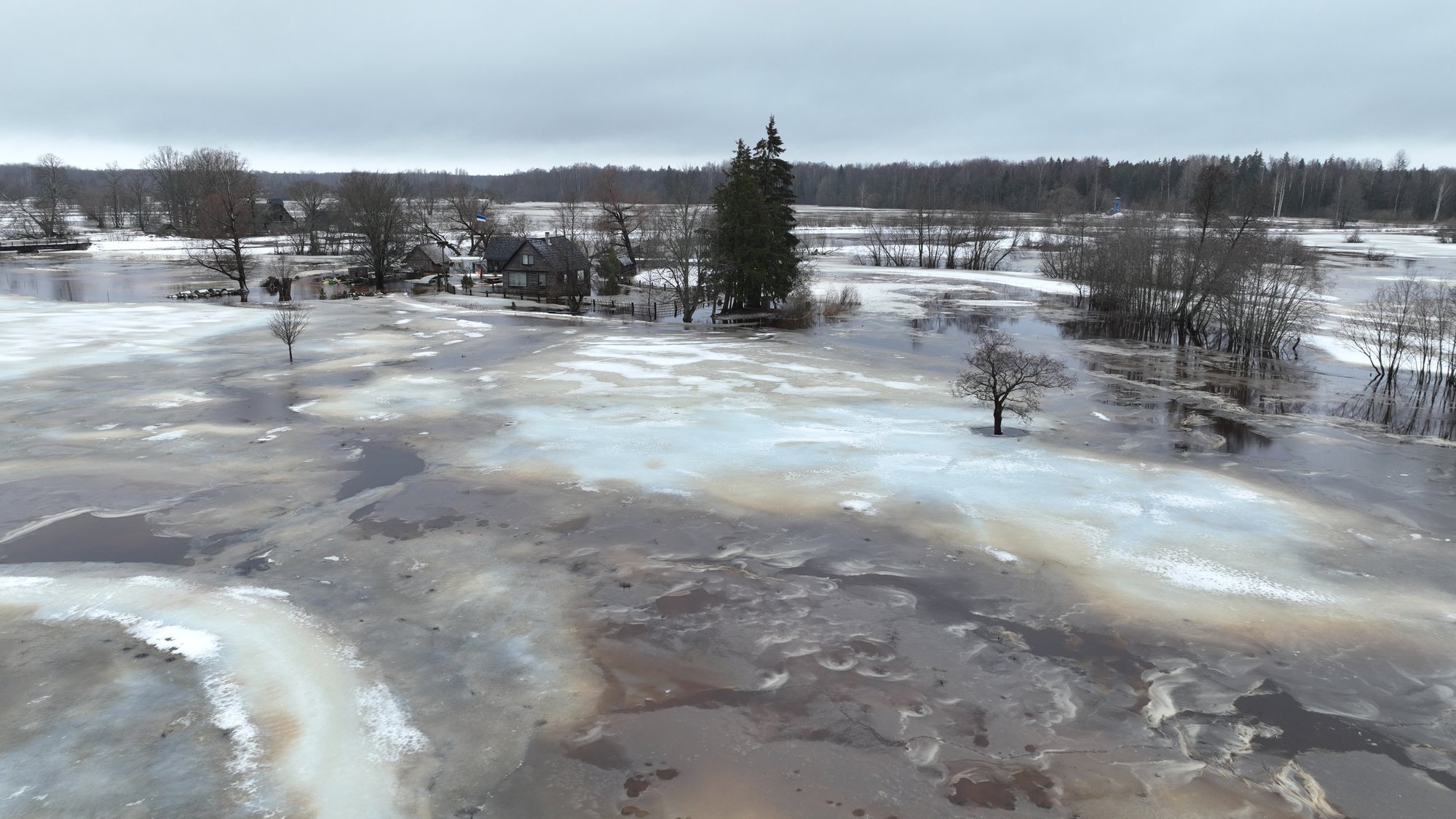 ILMATEADE | Kraadid püsivad valdavalt plusspoolel, kuid teedel on libeduseoht