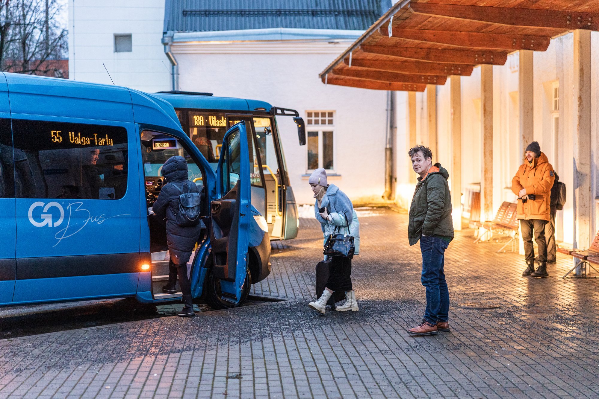 REPORTAAŽ | Kes sõidavad Valga-Tartu rongi asendava bussiga?