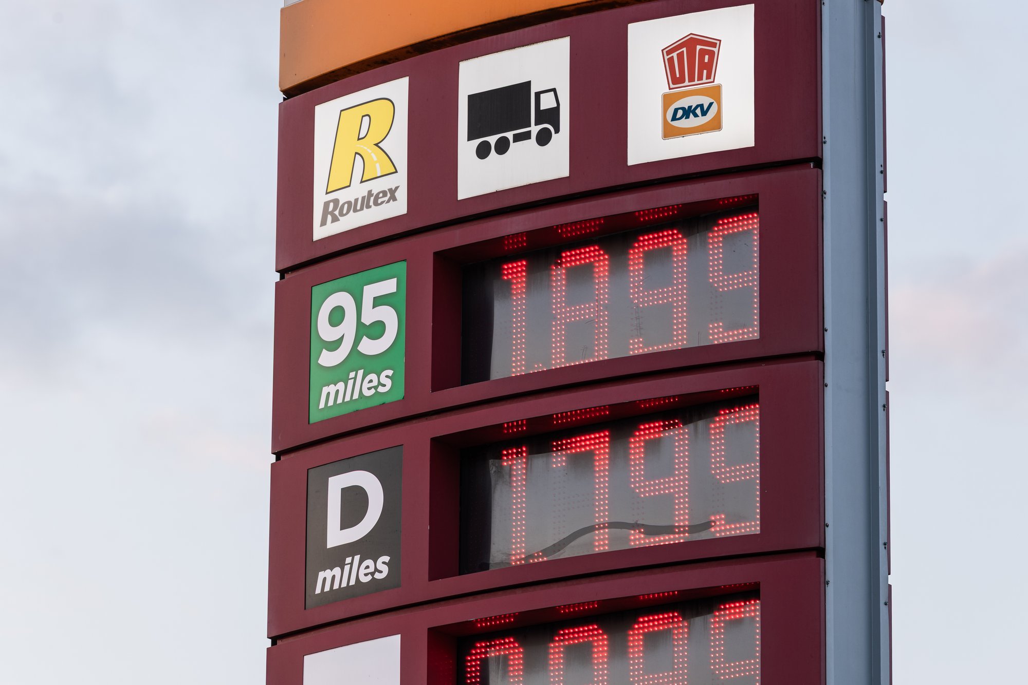 Keskerakond ja Isamaa tahavad kütuste aktsiisitõusu ära jätta