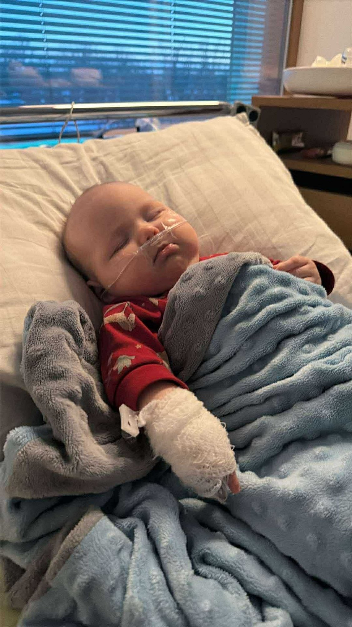 „Beebit sülle võttes oli ta lihtsalt „sült“.“ RS-viirus viis 2,5-kuuse lapse intensiivravisse