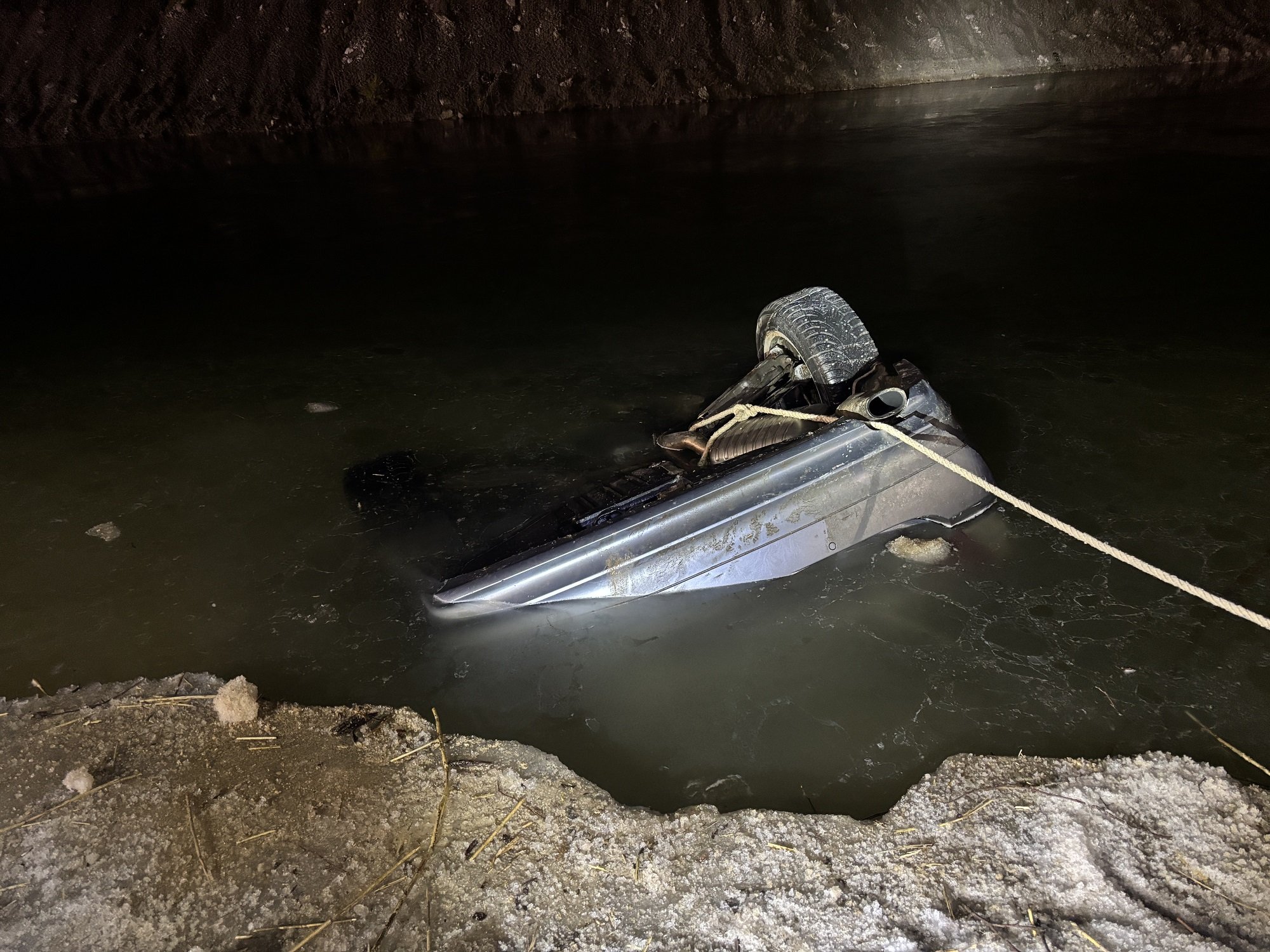 Kohus võttis Auvere külas raske liiklusõnnetuse põhjustanud kahtlustatava vahi alla