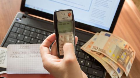 RAHA TEEB VABAKS ⟩ Prokuratuur vabastaks telefonikelmide võrgustiku juhi 8,5 miljoni euro eest