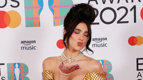«ÜKS SUUDLUS» ⟩ Popstaar Dua Lipa saatis rindele elupäästva kingituse: Ukraina sõdurid avaldasid tänu videoga