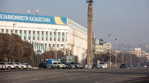 AIMAR VENTSEL ⟩ Almatõs ilmuvad vene hipsteribaaride asemele Telliskivi linnaku kloonid