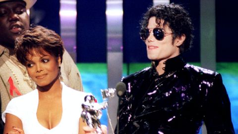 PERETÜLI ⟩ Miks ei näe Michael Jacksoni uues eluloofilmis Janet Jacksonit?